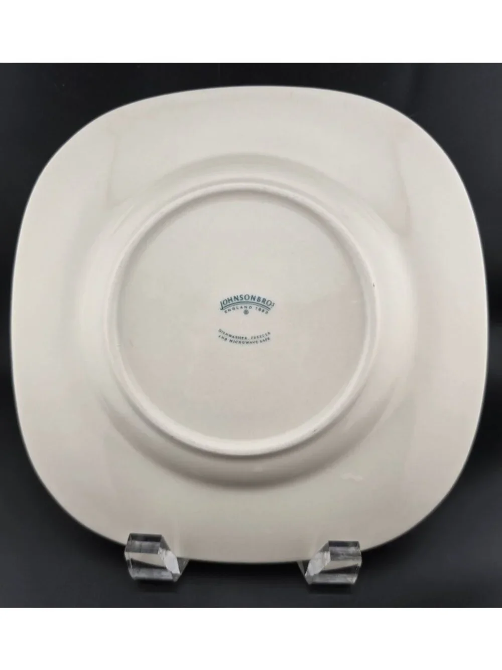 Johnson Bros Christmas Scenes Square Salad Plate Santa 7.75